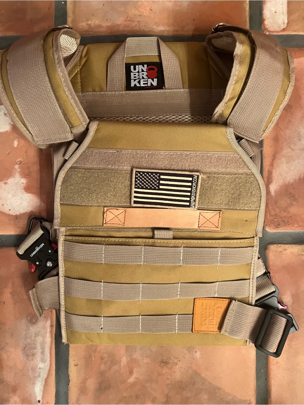 Never used. UNBROKEN Plate carrier (men’s or women’s fit)